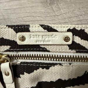 Kate Spade Black and Cream Shoulder Bag with Bold Stripes